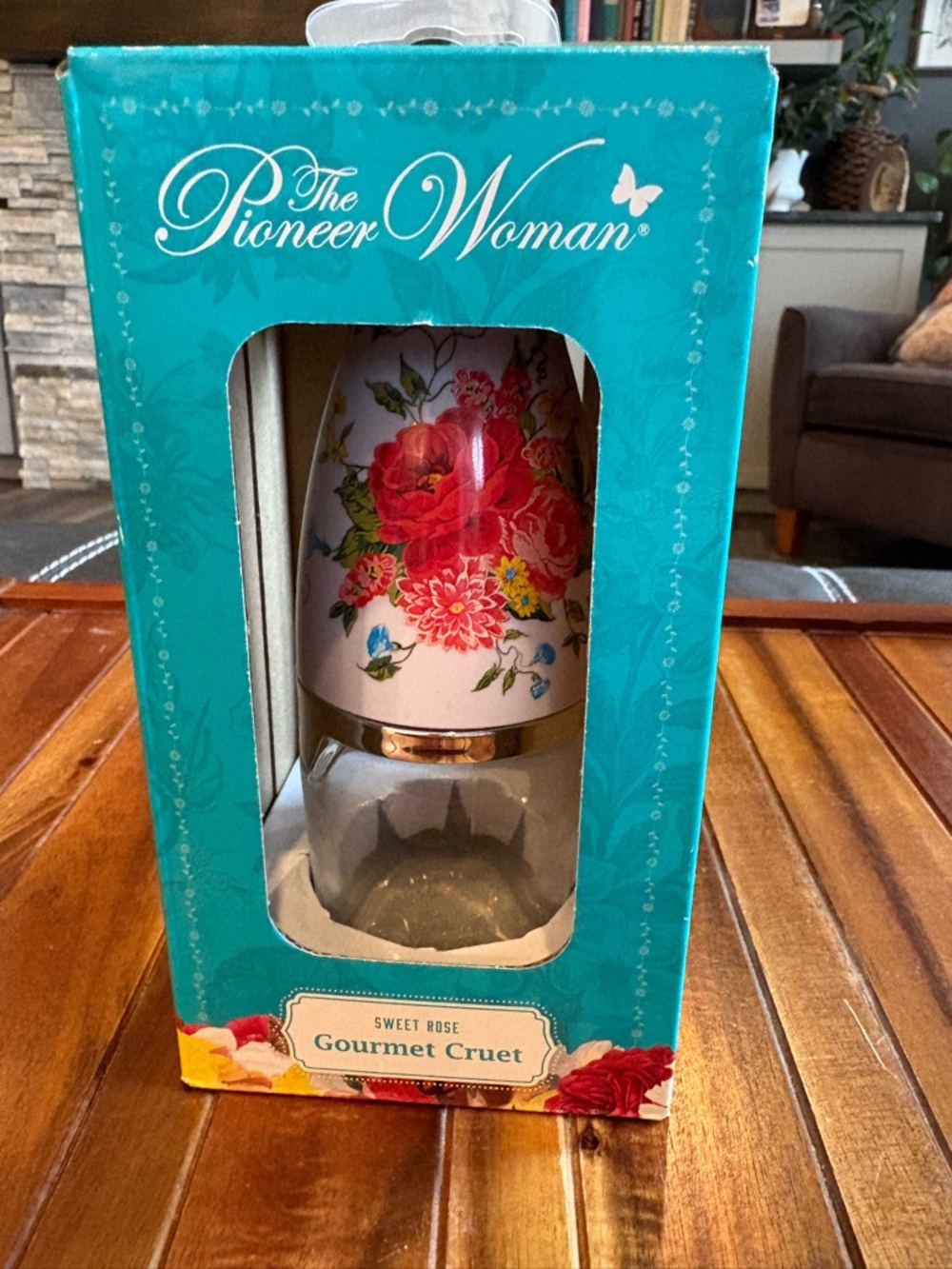 Brand New Pioneer Woman 7oz Sweet Rose Gourmet Cruet  NIB